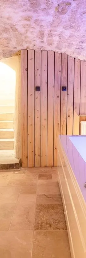 Maison avec spa proche Giverny，位于Vétheuil的酒店