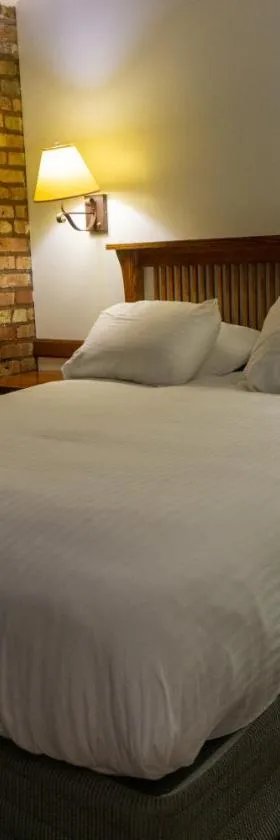 The Branch House & Suites By Gold Dust，位于戴德伍德的酒店