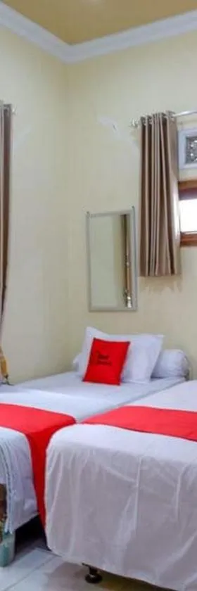 RedDoorz near Desa Wisata Tambi Dieng，位于沃诺索博的酒店