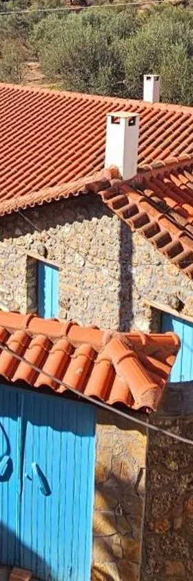 Peloponnese Hideout - Traditional stone house，位于阿克拉塔的酒店