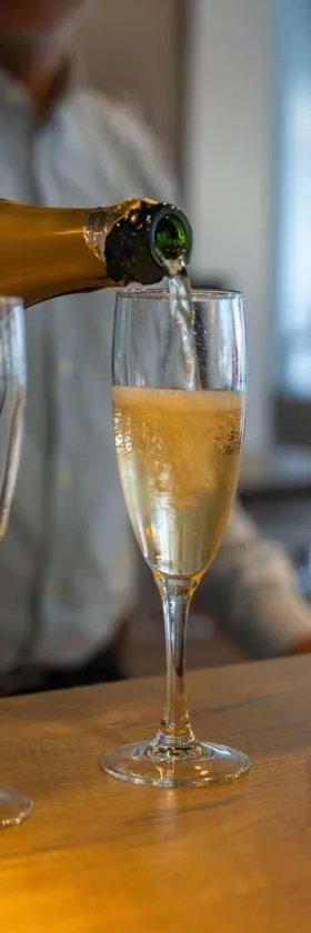 宜必思艾佩纳中央维勒酒店，位于埃佩尔奈的酒店