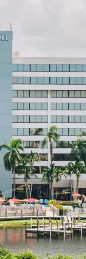 Hilton Palm Beach PBI，位于西棕榈滩的酒店