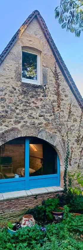 La Terrasse Bleue, havre de paix avec vue sur le Célé, à 15 min de Figeac，位于Corn的酒店
