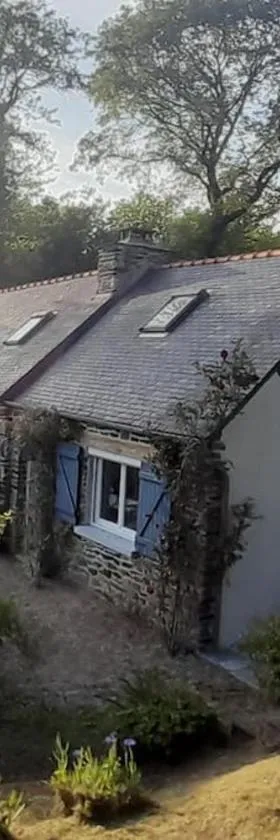 Maison de campagne près du lac，位于Saint-Gelven的酒店