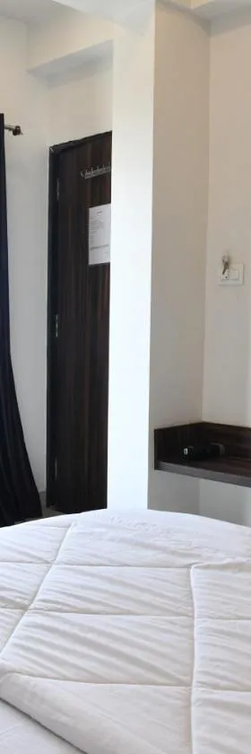 Hotel Shreeji Palace，位于阿布罗阿德的酒店