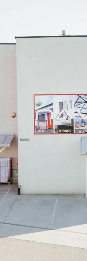 Nava Motel SELF CHECK-IN，位于维也纳新城的酒店