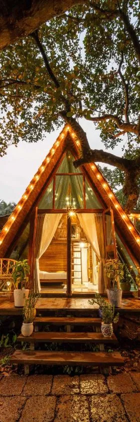 Vrihi Luxury A-Frames Goa，位于North goa的酒店