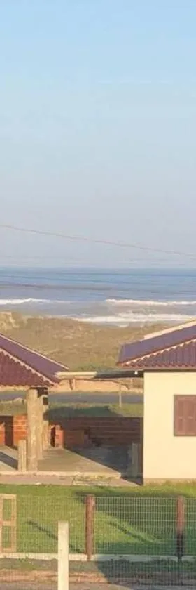 Casa Beira Mar，位于Balneário Gaivotas的酒店