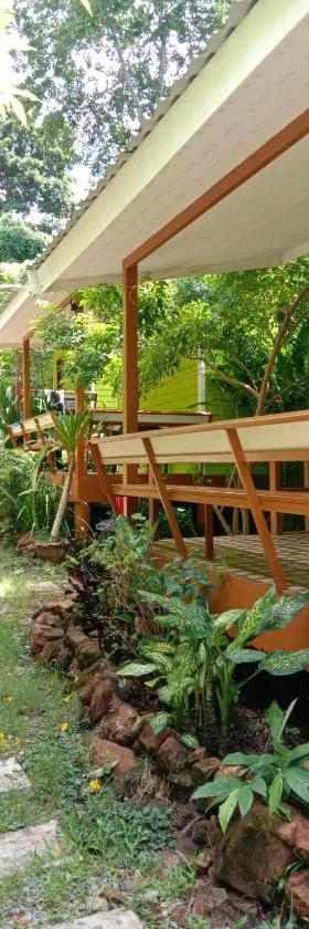 GREEN LAND Resort，位于Ban Bang Bao的酒店