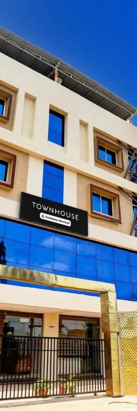 Super Townhouse Hoshangabad Road Near Aashima Mall，位于Samarda Kaliāsot的酒店