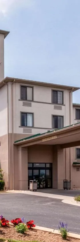 Sleep Inn & Suites Harrisonburg near University，位于哈里森堡的酒店