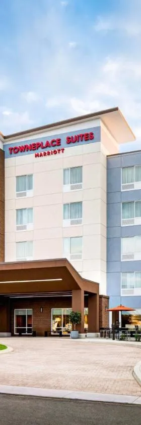 TownePlace Suites by Marriott Lansing North，位于兰辛的酒店
