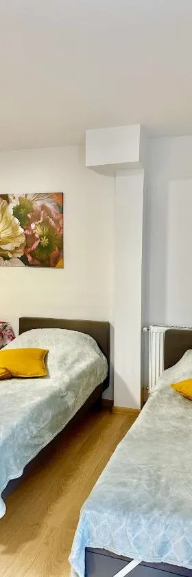 Apartament nr 1 lub 2 przy Sali Kominkowej，位于Przeczyce的酒店