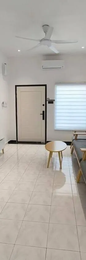 Little House Batu Pahat Homestay，位于峇株巴辖的酒店