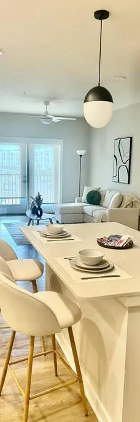 Cozy Modern 1 Bedroom Apartment，位于达文波特的酒店