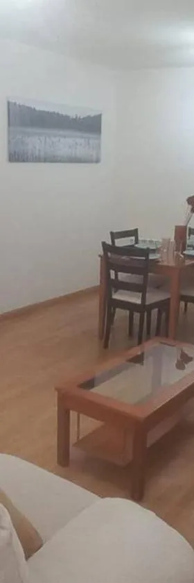 Apartamento con 3 dormitorios y plaza de garaje，位于Tudela de Duero的酒店