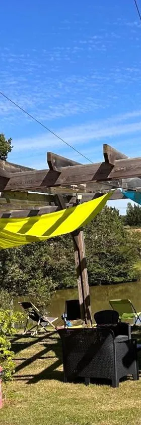 Camping les petites minaudières，位于Les Naux的酒店