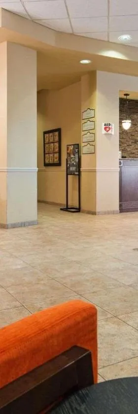 Radisson Hotel River Falls，位于River Falls的酒店