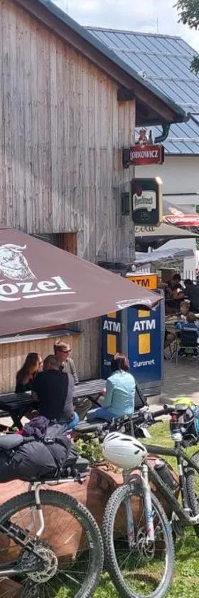 Penzion a Restaurace u Sousedů，位于斯特拉日尼的酒店