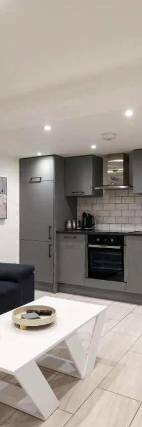 Stylish 1 Bed Apartment in Bicester Town Centre，位于比斯特的酒店