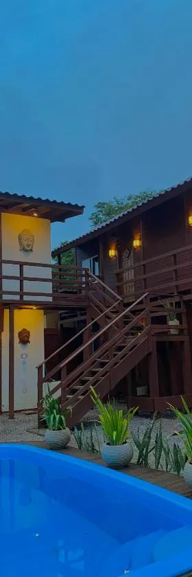 Pousada Lua Nova Praia do Rosa，位于普腊亚罗萨的酒店