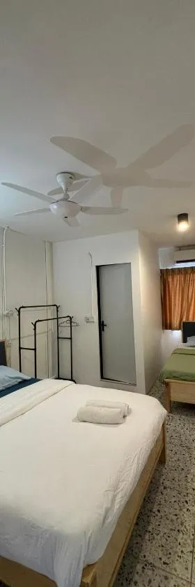 5 Minutes Airport Lodge，位于Kampong Patagas的酒店