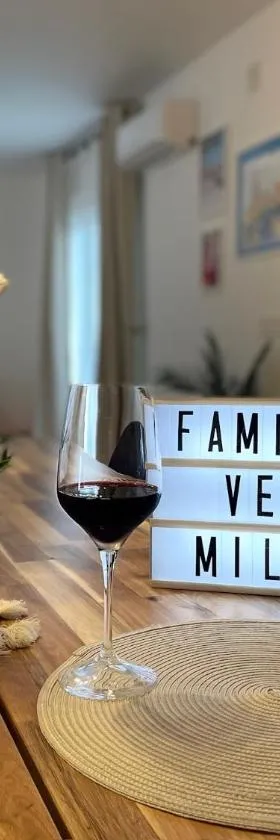 Margarita House en Sevilla，位于托马雷斯的酒店