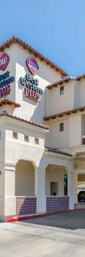 Best Western Plus Temecula Wine Country Hotel & Suites，位于蒂梅丘拉的酒店