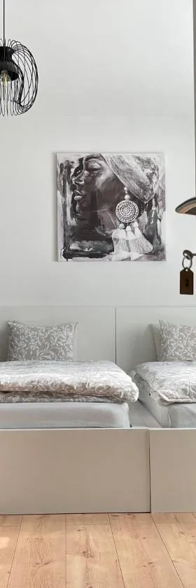4 STARS ROOMS Near Airport，位于Ščitarjevo的酒店