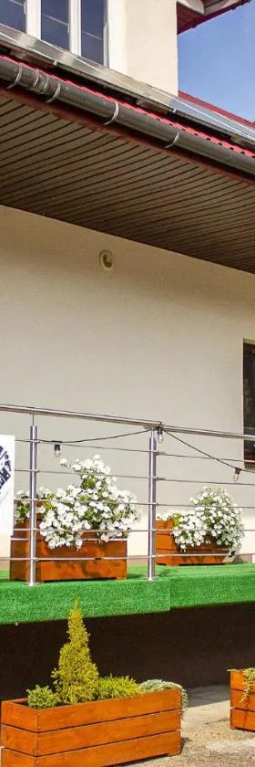 Pod Gromadzyniem Resort，位于下乌斯奇基的酒店