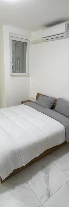 Lovely room near Balluta Bay RB，位于San Ġwann的酒店