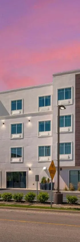Comfort Inn & Suites Clarksville - Louisville North，位于克拉克斯维尔的酒店