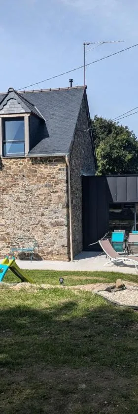 gîte de la petite clairière，位于Saint-Brandan的酒店
