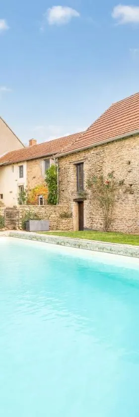 La Tour du Blé - gîtes et chambres d'hôtes，位于Salornay-sur-Guye的酒店