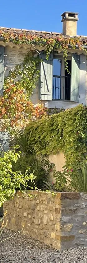 Le Domaine de La Tuilerie - Gite de charme en bord de riviere avec piscine，位于Serviès-en-Val的酒店