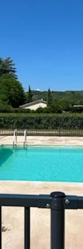 Terres de France - Le Domaine des Vans，位于Chambonas的酒店