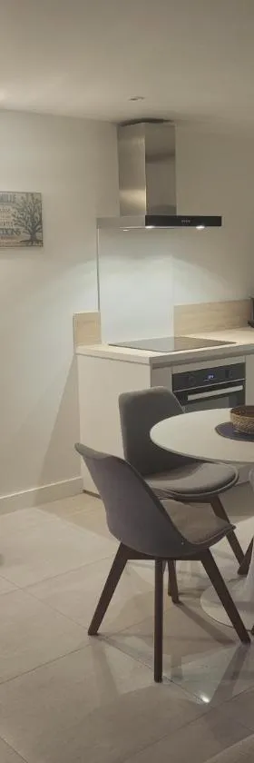 Pti logement chaleureux，位于Hérouvillette的酒店