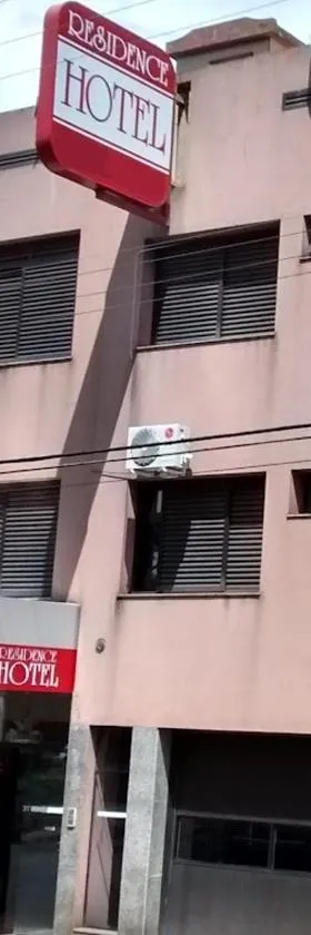 Residence Hotel，位于雅乌的酒店