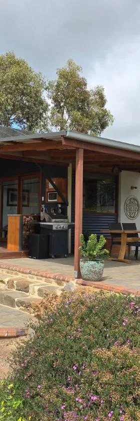 Rainshadow Retreat，位于Gemmells Station的酒店
