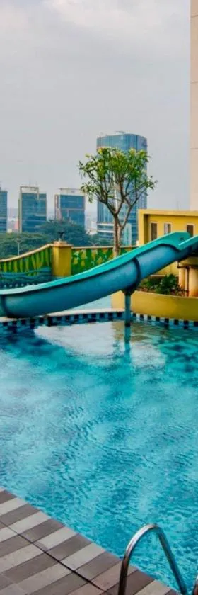 Grand Serpong Hotel，位于Panunggangah的酒店