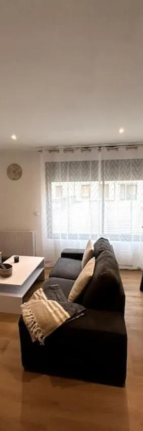 Studio neuf tout équipé Digne，位于迪涅莱班的酒店