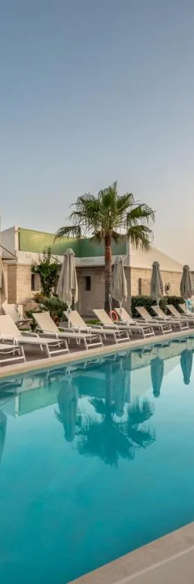 Aloe Boutique Hotel & Suites - adults only，位于阿尔米里达的酒店