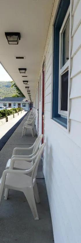 纪念碑山汽车旅馆，位于大巴灵顿的酒店