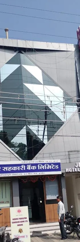 JMB Hotel Height，位于印多尔的酒店