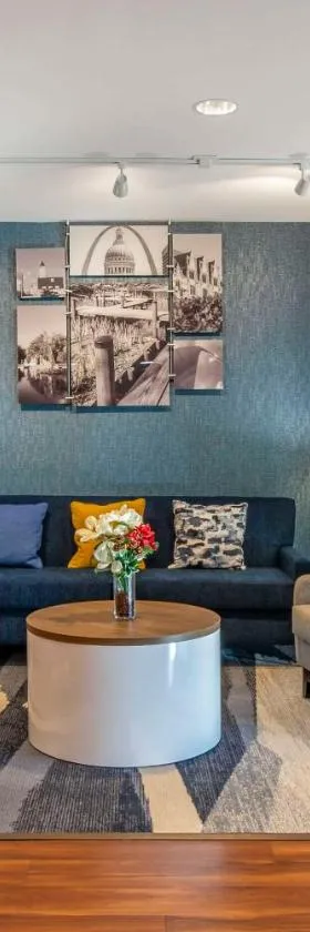 Comfort Inn St Louis Airport，位于布里奇顿的酒店