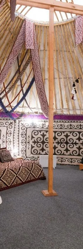 Oi-Qaragai Mountain Resort，位于Besqaynar的酒店