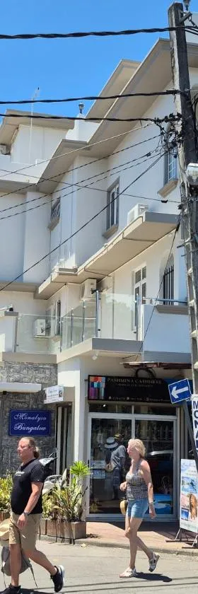 Monalysa Holidays，位于格兰贝伊的酒店
