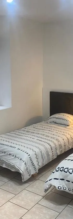 Studio Musée du Jouet - Moirans en Montagne 2-4 personnes，位于穆瓦朗－昂蒙塔涅的酒店