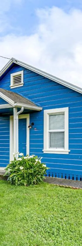 Cozy NorCal Cottage 2 Mi to Redwoods and Beaches!，位于Orick的酒店
