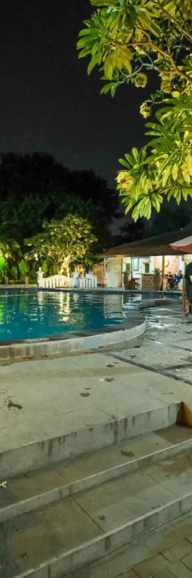 Royal Brongto Hotel，位于Timuran的酒店